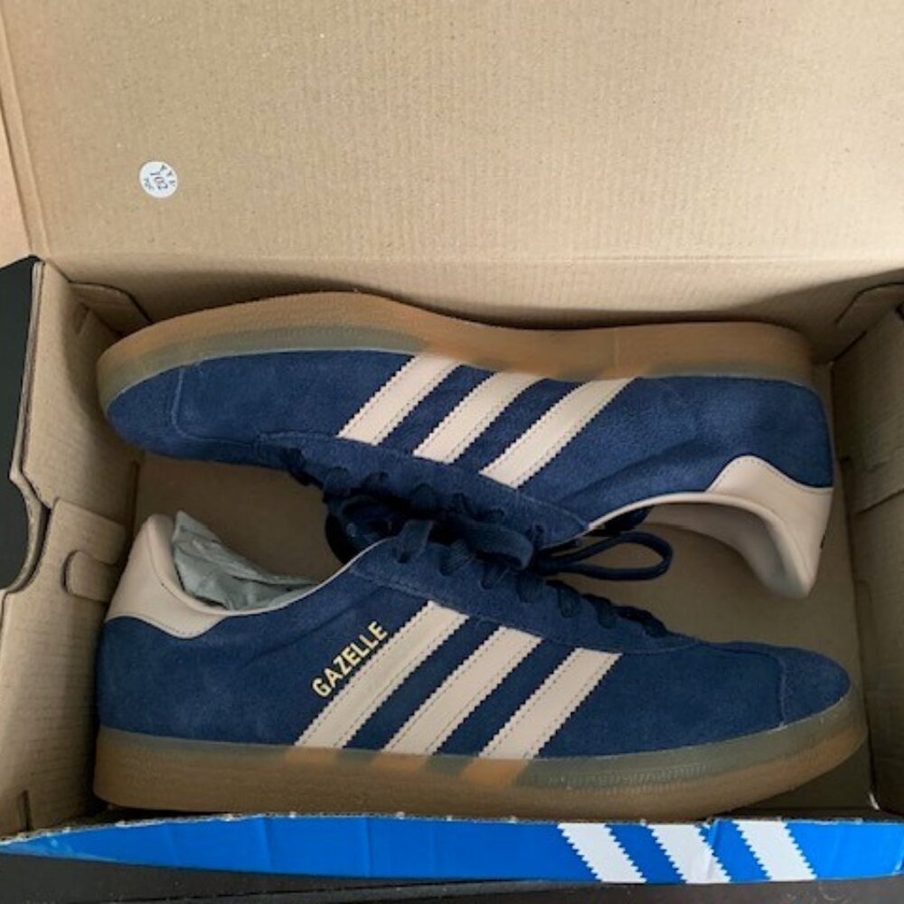 Adidas Gazelle Blue/cream/Gum New with Box Woman size 8.5